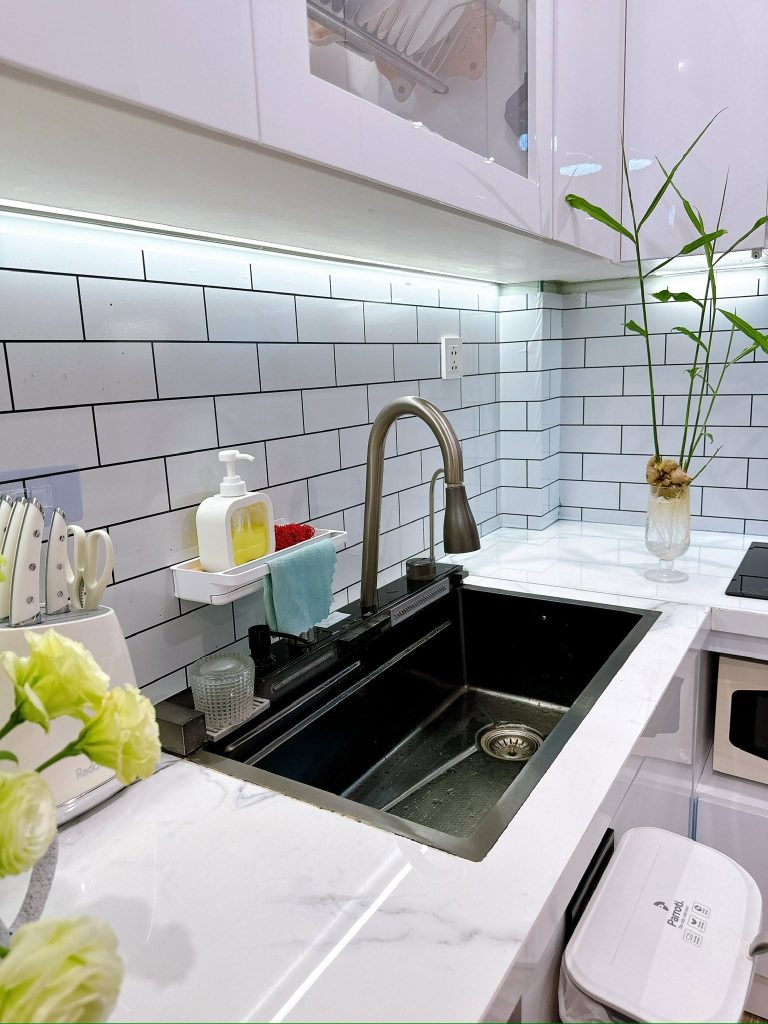 Chậu rửa bát 1 hố Kluger trong không gian thực tế nhà chị Thủy Trần 2 Chậu rửa bát 1 hố Kluger trong không gian thực tế nhà chị Thủy Trần