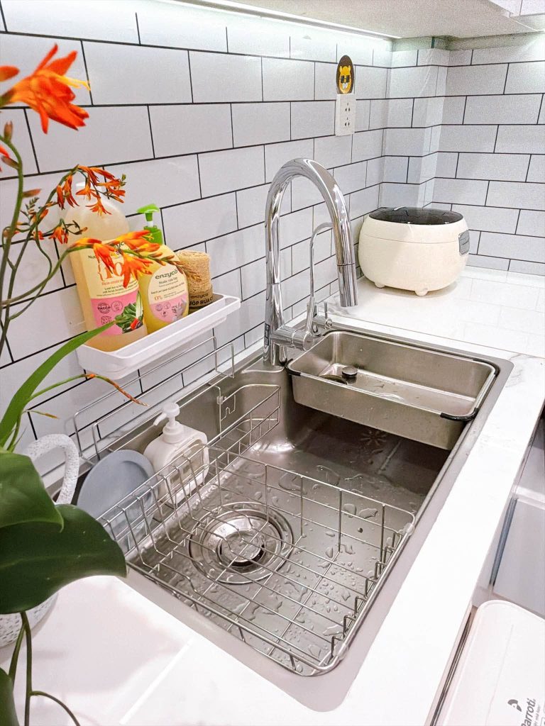 Chậu rửa bát 1 hố Kluger trong không gian thực tế nhà chị Thủy Trần 3 Chậu rửa bát 1 hố Kluger trong không gian thực tế nhà chị Thủy Trần
